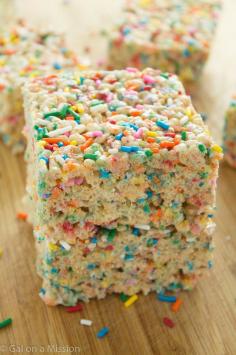 Sprinkle Rice Krispies Treats – A delicious and easy dessert recipe, jam-packed with colorful sprinkles!