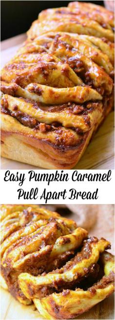 Easy Pumpkin Caramel Pull Apart Bread is super easy to make and an incredibly tasty pumpkin treat! #bread #pumpkin #easy