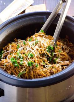 Easiest Slow Cooker Chicken and Spaghetti (GF option) - 10 minute prep, no pre-browning and a true 10 hour slow cooker recipe. Your family will be all over this dish or you.  #pasta #recipe #noodle #easy #recipes