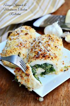 Asiago Spinach & Mushroom Chicken Rollatini. Juicy chicken breast pounded thin and rolled with a mixture of spinach, mushrooms, garlic and Asiago cheese. | from willcookforsmiles.com #dinner #easydinner #chicken