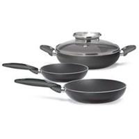 This four piece pensofal platino non-stick cookware set is the perfect starter set to get you going on your cooking adventure. this set includes a 9-0.5 and 11 inch fry pans and an 11 inch skillet with glass lid all packaged up in a perfect gift box. these pieces will be your go-to sources whether you are making sunday morning breakfast or a lovely dinner of chicken parmesan. the glass lid also has the added benefit of a small hole in the knob to allow for liquids to slowly enter into your dish allowing for a gradual absorption into your dish. you will also appreciate the quality craftsmanship and the careful consideration of the environment during production. since 1986, pensofal has been the market leader of non-stick alumimum cookware and bakeware. made in italy and featuring the revolutionary bioceramix coating exclusive to pensofal products. bioceramix is a non-stick coating with a ceramic base reinforcement which yields higher non-stick performance appreciated by professional coo. Features Four piece cookware set Exclusive Bioceramix non-stick ceramic coating inside and out Patented inox double bottom is anti-skid and saves energy Ergonomic Bakelite handle for comfort and grip Dishwasher safe Set Includes - Set,9 0.5 in. & 11 in. Fry Pans; 11 in. Skillet with Glass Lid Item Weight - 11.1 lbs.