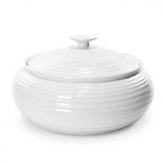 Constructed from high-quality porcelain. Strong and durable yet lightweight. Round casserole comes with a lid. Microwave- and dishwasher-safe. Available in a variety of sizes. If casserole is what's for dinner, you need the Sophie Conran White Covered Casserole. This versatile dish is made of sturdy porcelain and can go from the oven to the table just like that. You can also use it in the microwave or freezer. When it's time to cleanup, simply add it to your load in the dishwasher, run and relax. About PortmeirionStrikingly beautiful, eminently practical, refreshingly affordable. These are the enduring values bequeathed to Portmeirion by its legendary co-founder and designer, Susan Williams-Ellis. Her father, architect Sir Clough Williams-Ellis, was the designer of Portmeirion, the North Wales village whose fanciful architecture has drawn tourists and artists from around the world (including the creators of the classic 1960s TV show The Prisoner). Inspired by her fine arts training and creation of ceramic gifts for the village's gift shop, Susan Williams-Ellis (along with her husband Euan Cooper-Willis) founded Portmeirion Pottery in 1960. After 50+ years of innovation, the Portmeirion Group is not only an icon of British design, but also a testament to the extraordinarily creative life of Susan Williams-Ellis. The style of Portmeirion dinnerware and serveware is marked by a passion for both pottery manufacturing and trend-setting design. Beautiful, tactile, nature-inspired patterns are a defining quality of Portmeirion housewares, from its world-renowned botanical designs modeled on antiquarian books to the breezy, natural colors of its porcelain and earthenware. Today, the Portmeirion Group's design legacy continues to evolve, through iconic brands such as Spode, the Pomona Classics collection, and the award-winning collaboration of Sophie Conran for Portmeirion. Sophie Conran for Portmeirion: Successful collaborations have provided design inspiration throughout Sophie Conran's life. Her father, designer Sir Terence Conran, and mother, food writer Caroline Conran, have been the pillars of her eclectic mix of cooking, writing, and interior design. In pairing with the iconic British housewares brand Portmeirion, Conran has created another successful collaboration: Sophie Conran for Portmeirion, an award-winning collection of dinnerware, serveware, and drinkware for the practical, multi-functional needs of contemporary kitchens. Launched in 2006, Sophie Conran for Portmeirion immediately received the Elle Deco Style Award for Best in Kitchens, and two years later, the House Beautiful Award for Best in Tableware. The soulful, tactile beauty of these oven-to-tableware pieces is exemplified by rippled surfaces and edges that evoke a potter's hand. This down-to-earth style is complemented by charming pastels, gentle earth tones, and classic whites and pinks, for a collection that will lighten and enliven contemporary kitchen decors. Though delicate to the eye and touch, these plates and bowls are built for durable performance, with microwave- and dishwasher-safe porcelain that's casual enough for breakfast and elegant enough for eye-catching dinners. Size: Low.